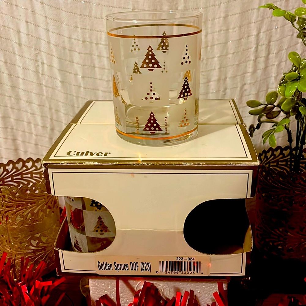 NIB..VTG..4 CT ”CULVER GOLDEN..SPRUCE” CHRISTMAS LOWBALL OLD FASHIONED GLASSES